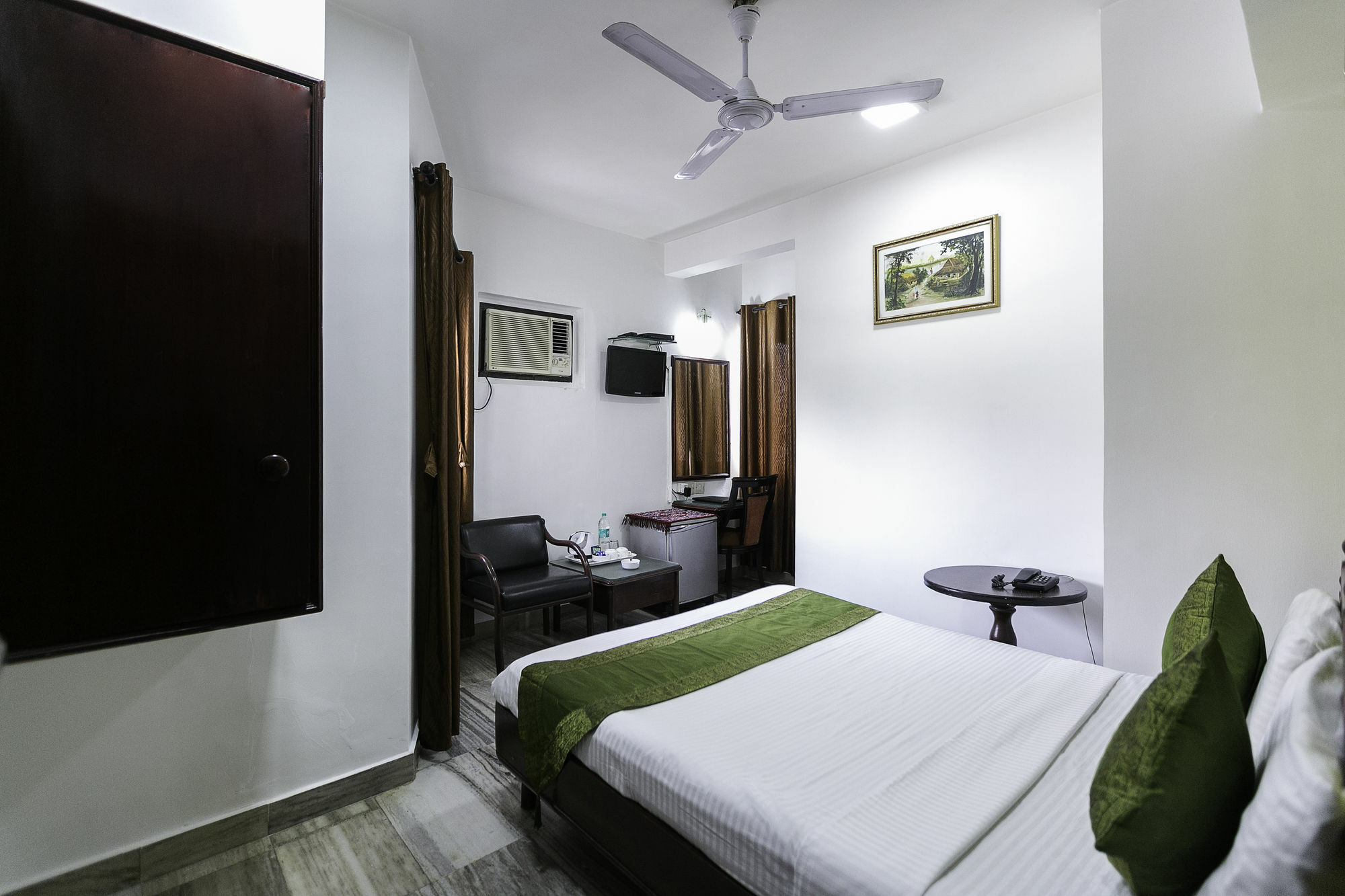 Treebo Trend New Castle Mumbai Exterior foto
